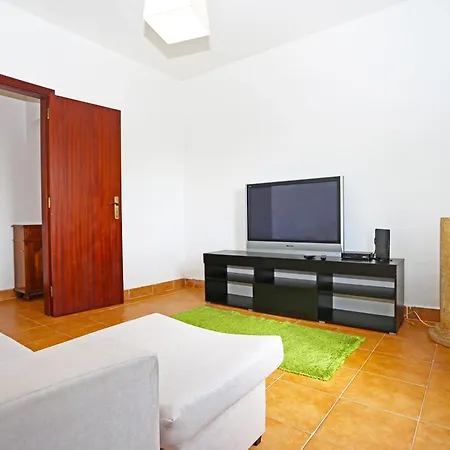 B99 - Muralhas In Apartment Lagos