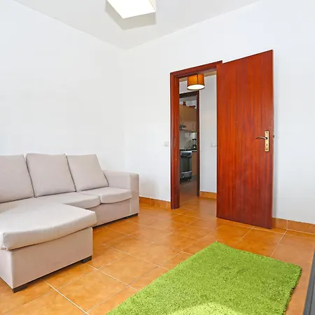 B99 - Muralhas In Apartment Lagos