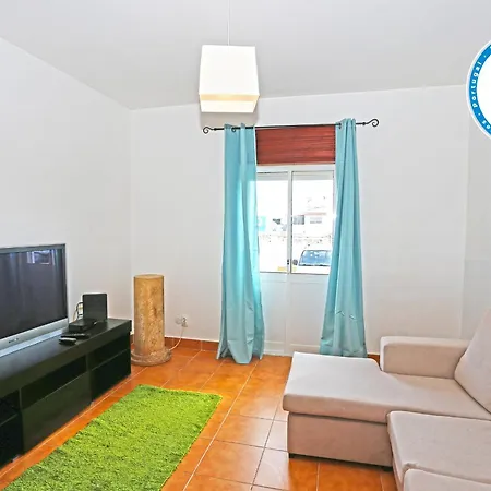 B99 - Muralhas In Apartment